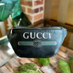 GUCCI Ophidida Logo Black Leather Belt Bag